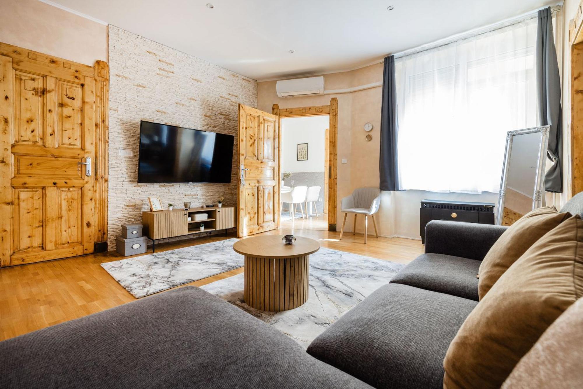 Apartment Chill Out